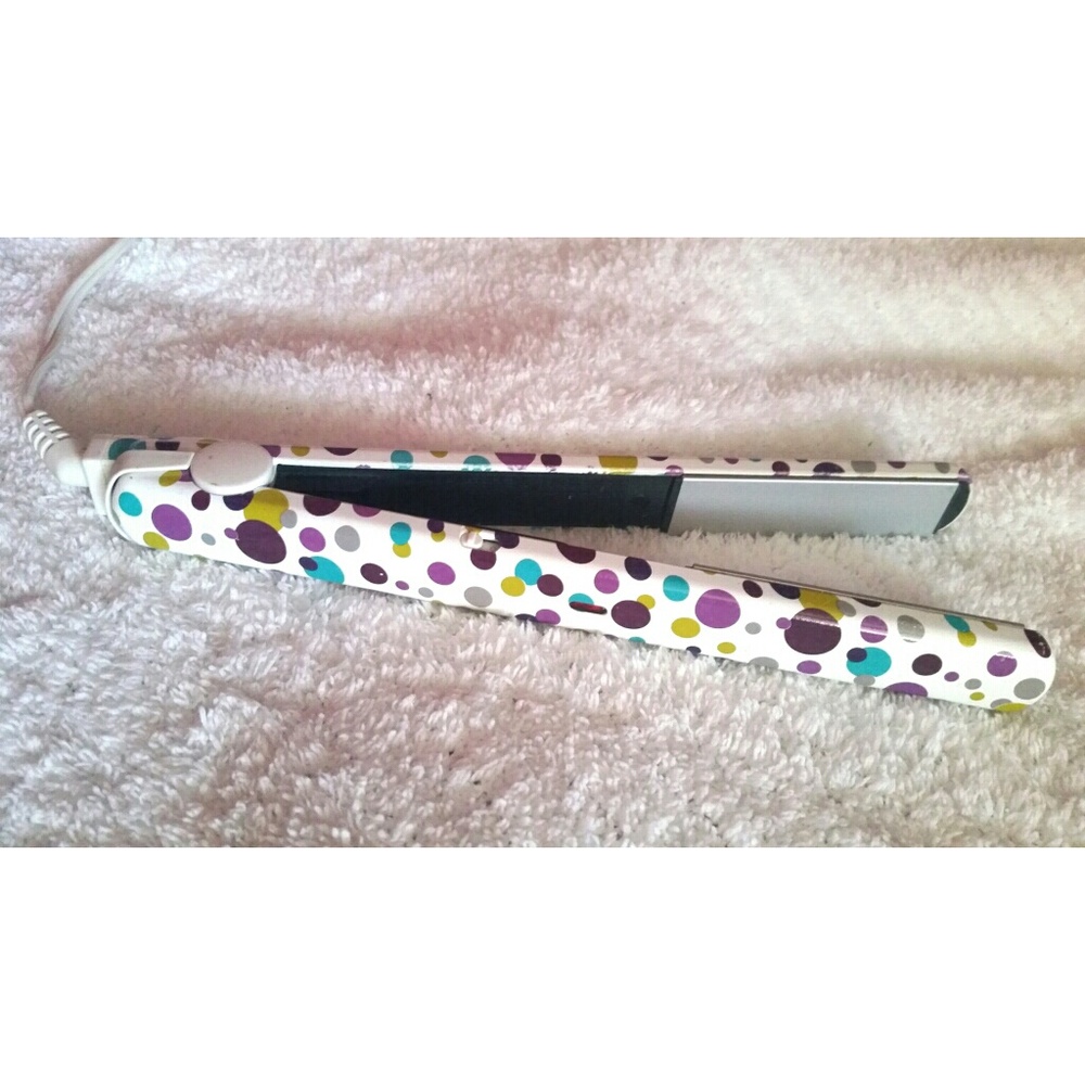 COPY - Cute polka-dot flat iron.